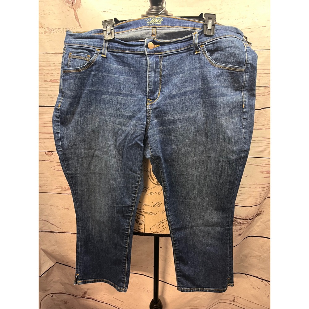 Old Navy The Flirt Women 20 Blue Medium Wash Cropped Straight Leg Denim Jeans